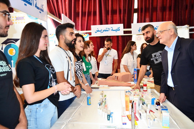 افتتاح معرض عينك ع اختصاصك