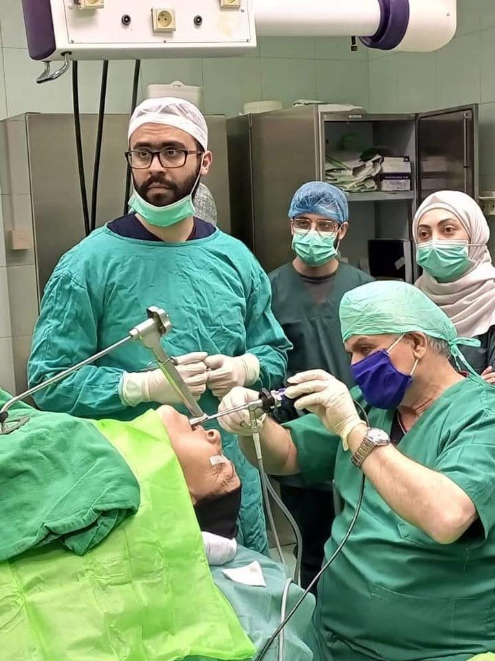 عمل جراحي نوعي في الحنجرة بيد الدكتور مصطفى ابراهيم 