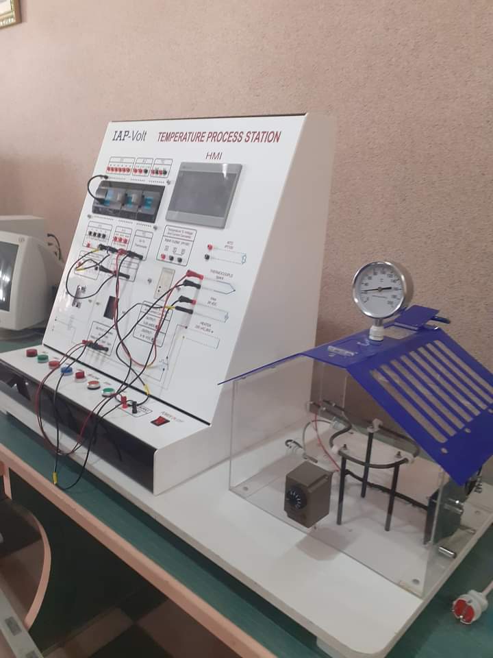إدخال تجهيزات حديثة إلى مخبر التحكم الآلي في كلية الهندسة الميكانيكية والكهربائية 