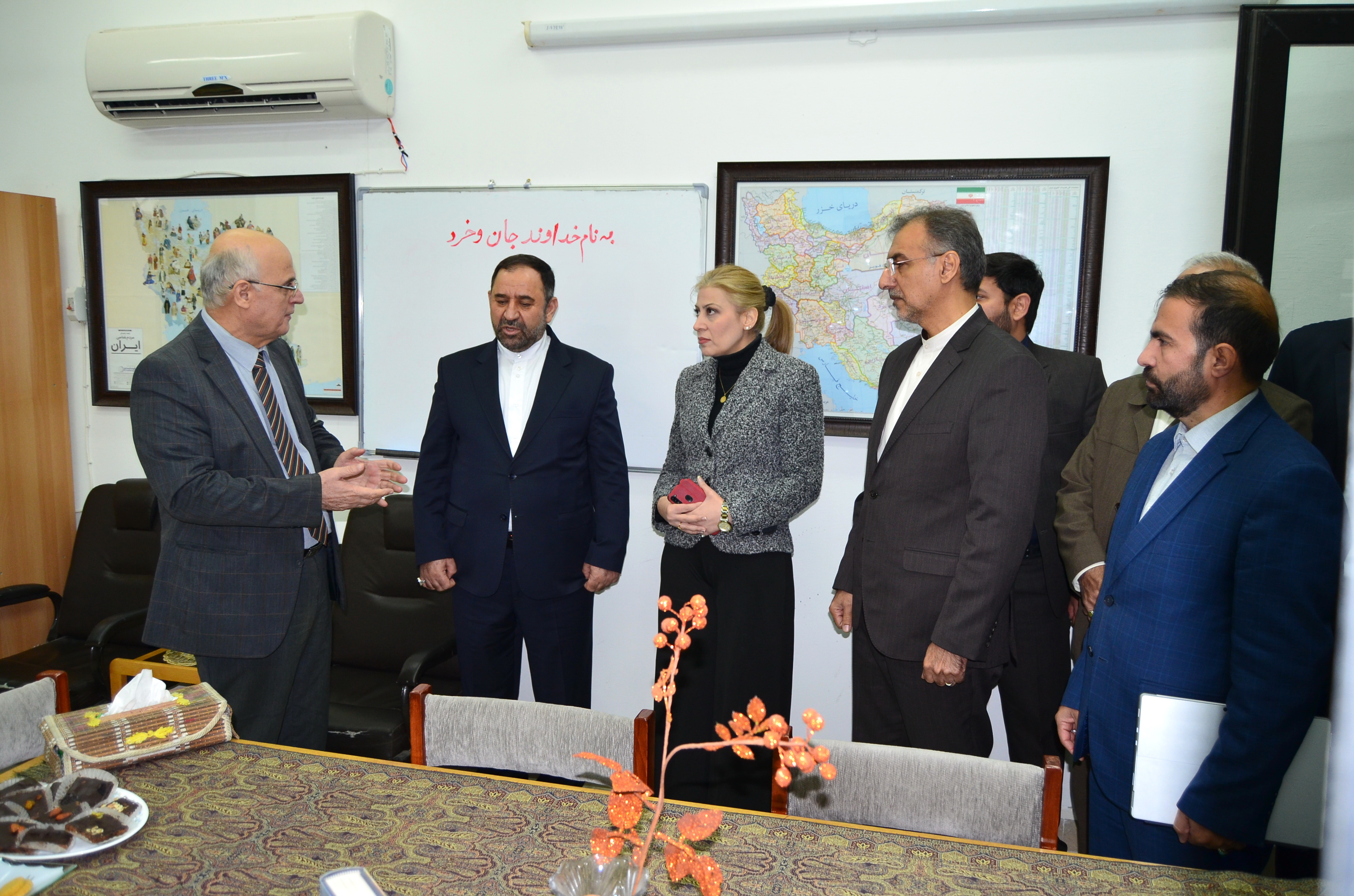 السفير الايراني يزور جامعة تشرين ويبحث مع  رئيس الجامعة سبل تعزيز العلاقات و تفعيل الاتفاقيات العلمية 