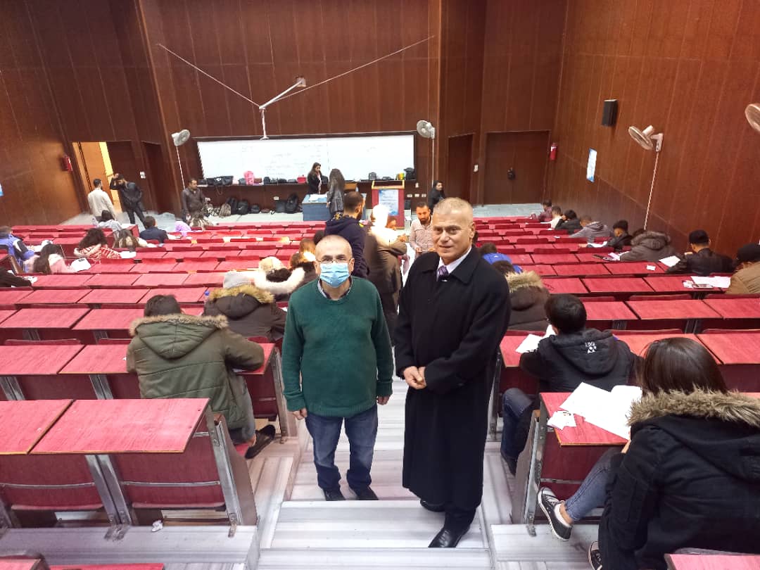          الجولة التي قام بها الأستاذ الدكتور محمد معن ديوب نائب رئيس جامعة تشرين على الامتحانات في كلية الاقتصاد جامعة تشري