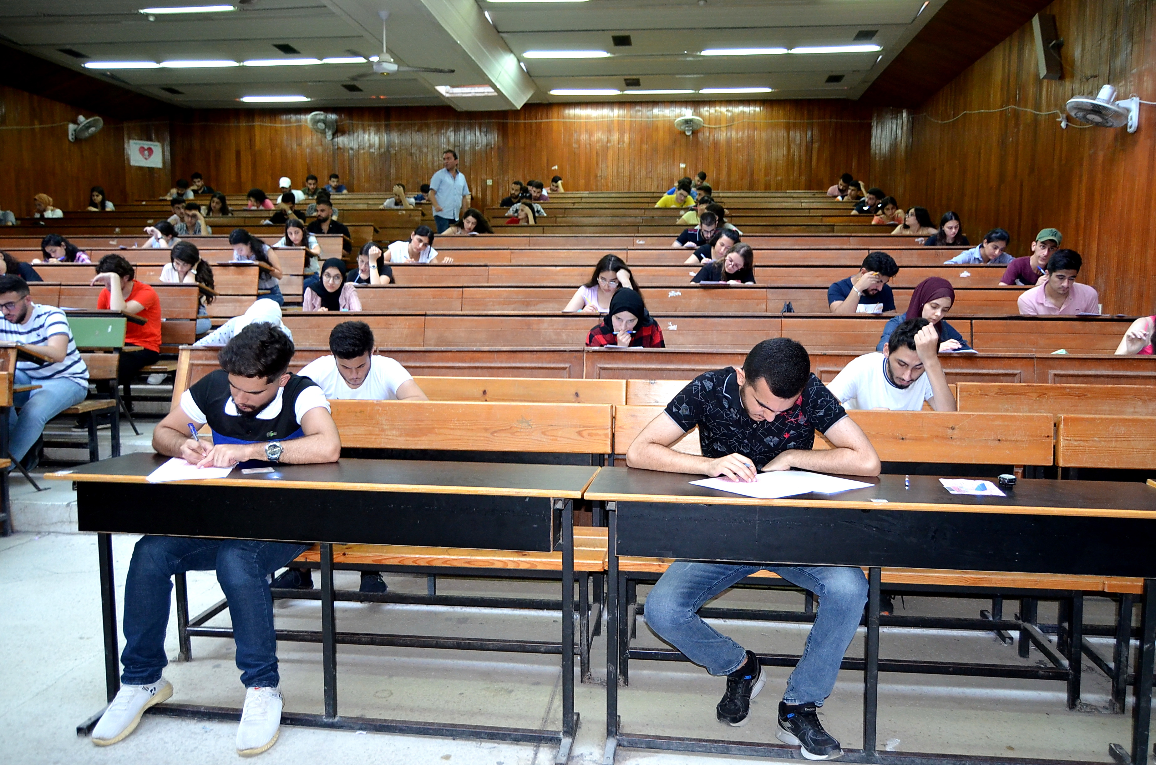 بدء امتحانات الفصل الدراسي الثاني في الجامعة والمتقدمون حوالي 80ألف طالباً وطالبةً 