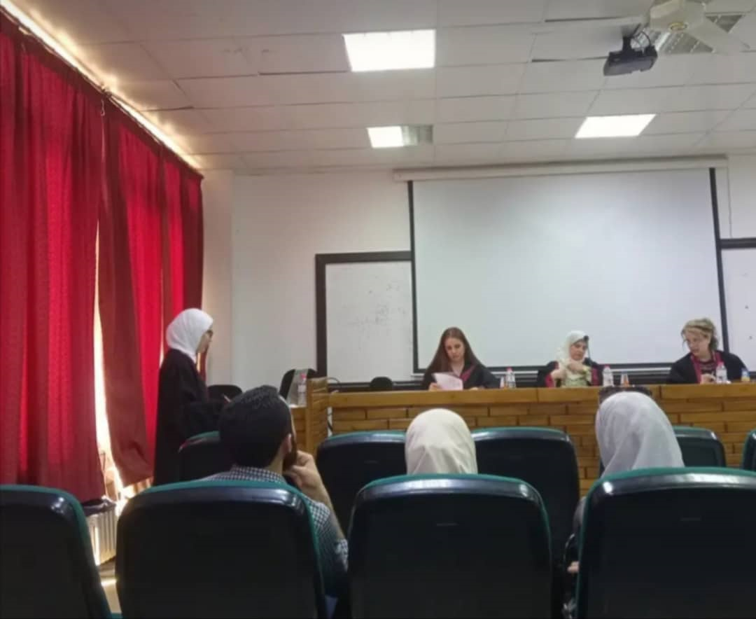 المناقشة العلنية لرسالة الماجستير للمعيدة الموفدة داخلياً وعد أحمد خالد