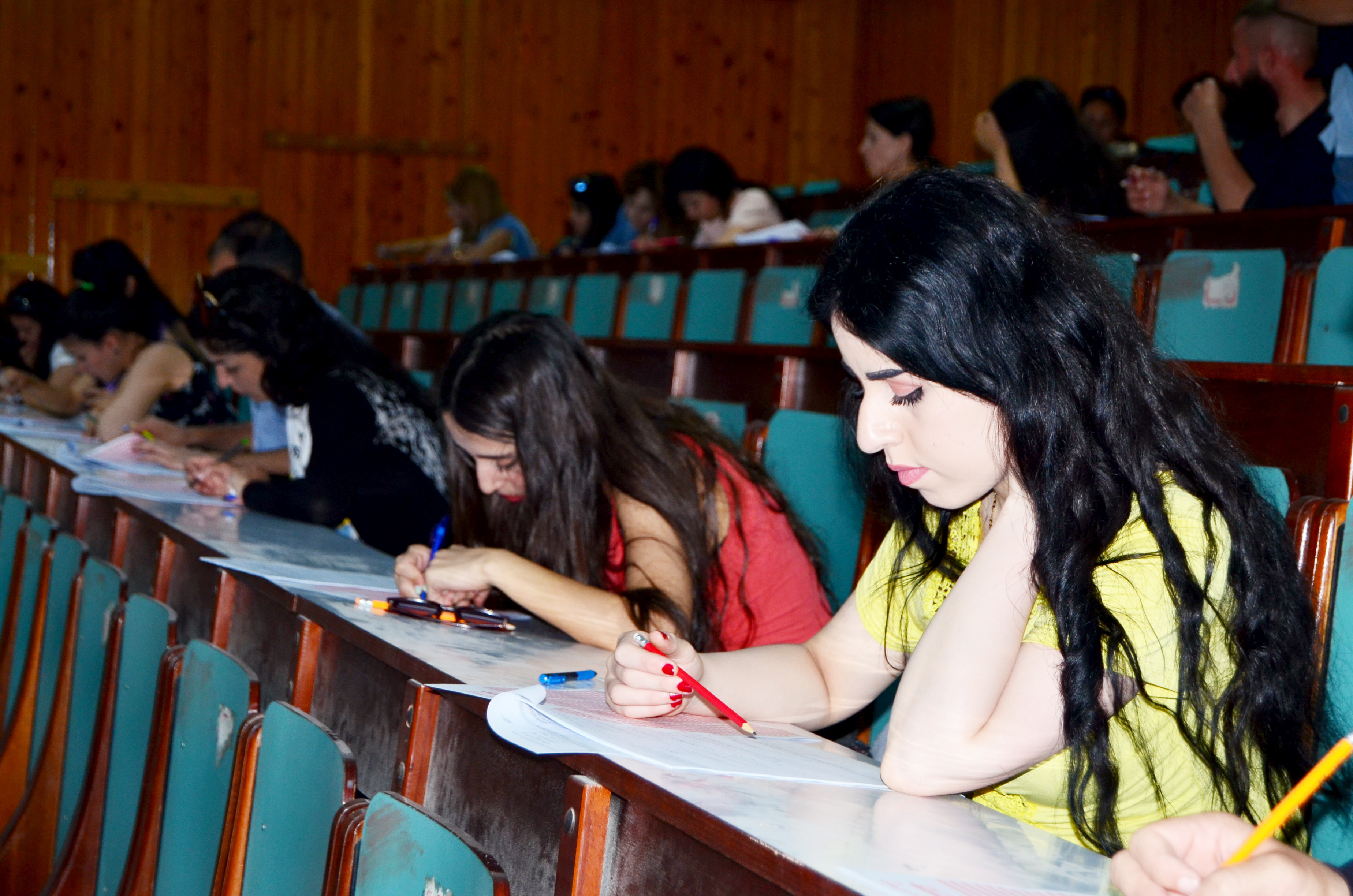 وزيرة التنمية تطلع على سير امتحانات مسابقة التوظيف المركزية في جامعة تشرين
