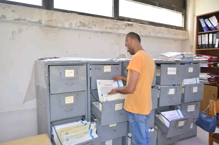  ضمن جهود كوادرها لإنجاز الوثائق الحامعية... مديرية شؤون الطلاب للمركزية تسلم 6450شهادة للخريجين منذ مطلع عام 2025 